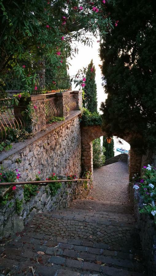 Bellavista Eremitaggio Apartamento Torri Del Benaco Exterior foto